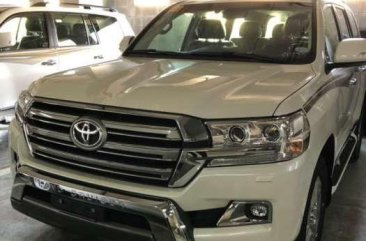 TOYOTA Land Cruiser White Pearl. All power