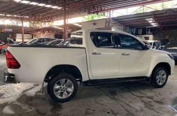 2016 TOYOTA Hilux 24 G 4x2 Manual White