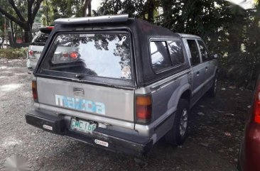 Like new Mazda B2200 for sale