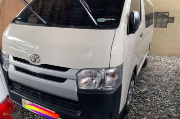 TOYOTA HIACE 3.0 COMMUTER 2018 Manual White