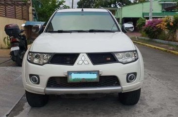 2012 Mitsubishi Montero GLS v