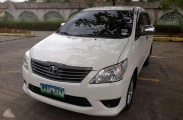 2013 Toyota Innova J for sale