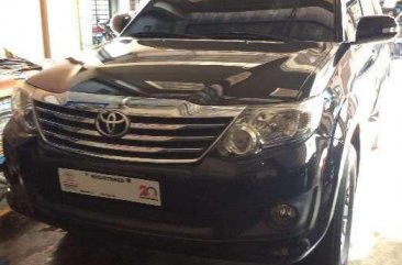 SELLING Toyota Fortuner 2012