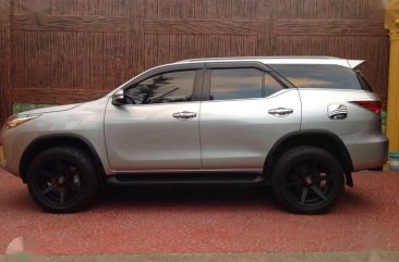 2017 Toyota Fortuner V top of the line diesel