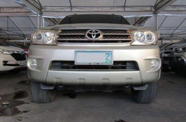 2010 Toyota Fortuner 4X2 2.5 G DSL AT P 728,000 only!