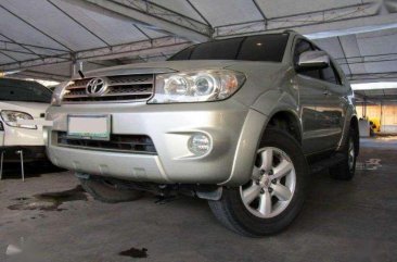 2010 Toyota Fortuner 4X2 2.5 G DSL AT P 728,000 only!