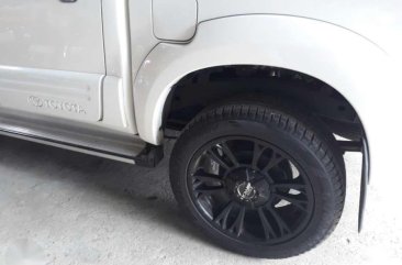 Toyota Hilux 4x2 2015 model for sale