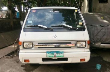 Mitsubishi L300 fb model 2010 deluxe dual aircon