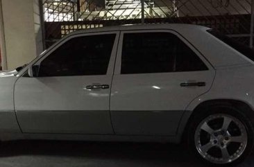 Well-kept Mercedes benz 1990 for sale