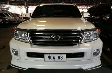 2014 Toyota Land Cruiser LC200 White Pearl color