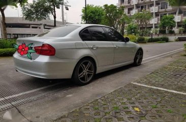 Selling Garage queen Bmw 318i 2012