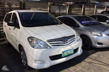 2009 Toyota Innova White for sale