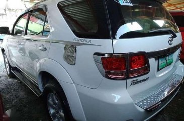 SELLING TOYOTA Fortuner white 2006