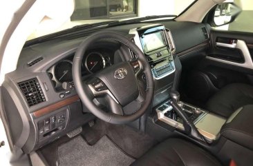 2019 TOYOTA Land Cruiser Premium local FOR SALE