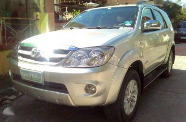 TOYOTA Fortuner g 2006 diesel matic no issue 570k only