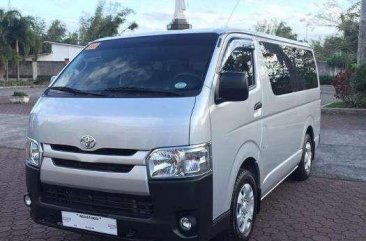 Toyota HIACE Commuter van 3.0 engine 2018 model