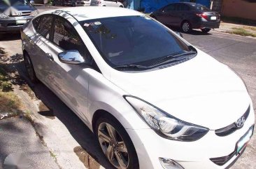 2013 Hyundai Elantra automatic with extras