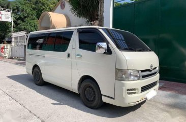 2009 Toyota Hiace Commuter diesel mt fresh 