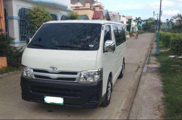 Toyota HIACE Commuter 2014 diesel Almost Brand new