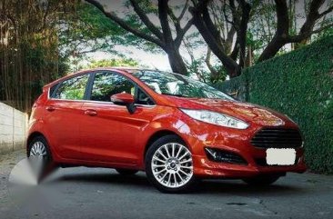 2015 FORD FIESTA . AUTOMATIC . like new in and out 