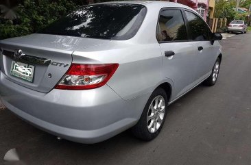 Honda City MT 2004 original paint 16 mags 1.3 Matipid