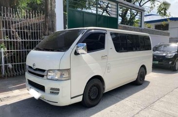 2009 Toyota Hiace Commuter diesel mt fresh 