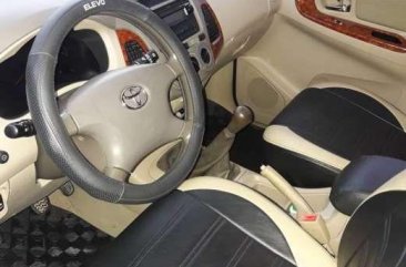 Selling: TOYOTA INNOVA G 2.0 2008 model