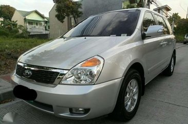 FOR SALE !  2013 Kia Carnival Manual transmission