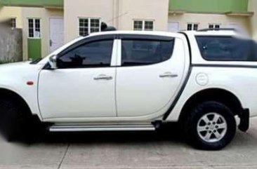 Rush sale Mitsubishi Strada 2009