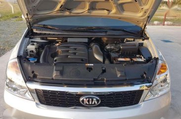 2014 Kia Carnival ex automatic transmission bank financing ok