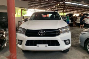 2016 TOYOTA Hilux 24 G 4x2 Manual Freedom White