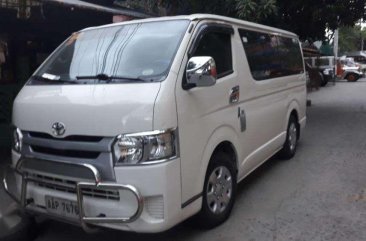 SELLING TOYOTA Hi Ace Commuter 2015