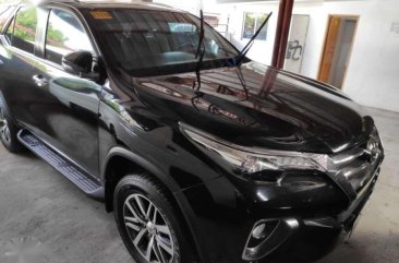 2017 Toyota Fortuner 2.8V 4x4 automatic newlook BLACK