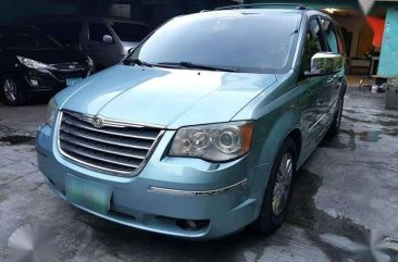 FOR SALE: 2009 Chrysler Town and Country AT