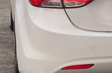 White Hyundai Elantra 2013 for sale