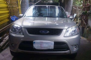 Selling first owned Ford Escape XLT model 2010 AT