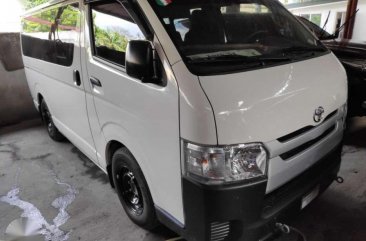 2017 Toyota Hiace 3.0 commuter diesel manual WHITE