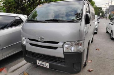 2018 Toyota Hiace 3.0 commuter diesel manual SILVER