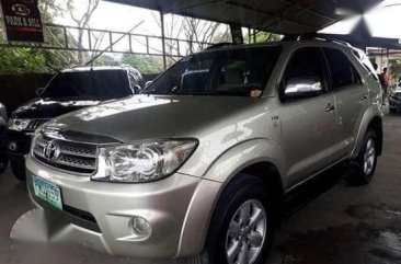 Selling Toyota Fortuner G 4x2 Diesel 2010