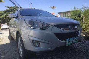 Hyundai Tucson 2011 crdi diesel 4wd top of the line