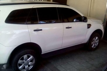 SElling Ford Everest 2016 2.2L ambiente