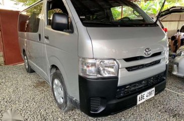 TOYOTA Hiace 25 Commuter 2016 Manual Silver