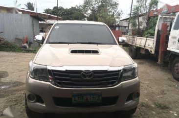 TOYOTA HILUX 4X2 MT 2013 model 2.5 engine displacement