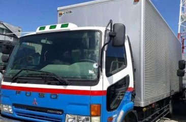 SELLING MITSUBISHI Fuso fighter 8studs