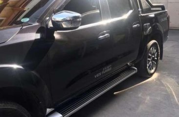 SELLING NISSAN Navara calibre 2016