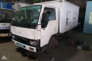 RUSH SALE  Mitsubishi Fuso Ref van 2004