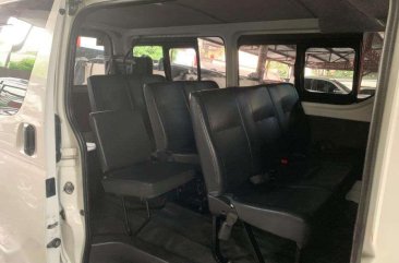 TOYOTA 2017 Hiace Commuter 3000L Manual White