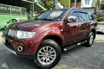 SELLING MITSUBISHI Montero sports gls 2010