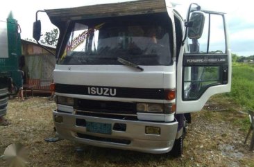 Isuzu Forward truck 6bg1 engine 20ft long