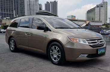 2012 HONDA ODYSSEY. TOP-OF-THE-LINE VARIANT.